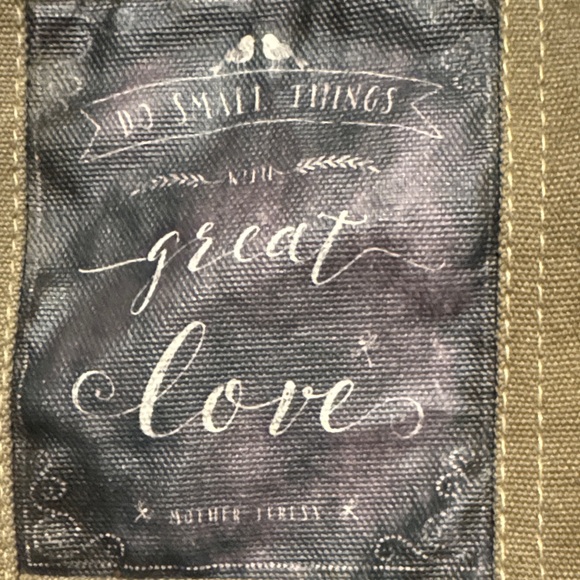 Great Love Olive Crossbody Bag - Picture 3 of 14